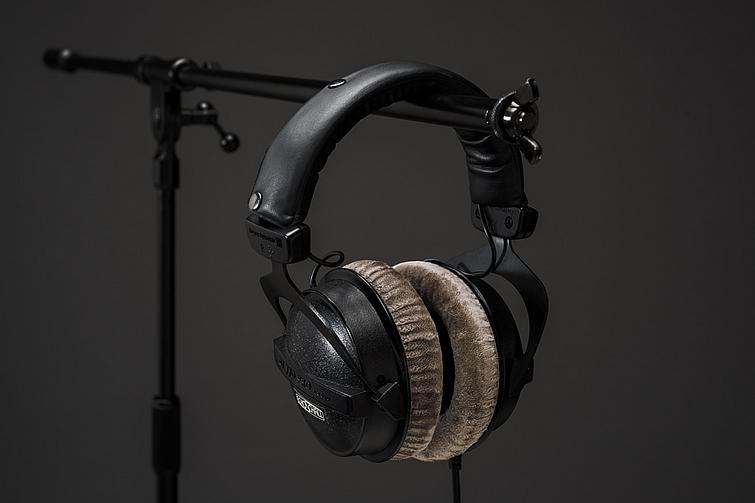 Beyerdynamic DT770 Pro Beyerdynamic DT 770 Pro Studio Headphone