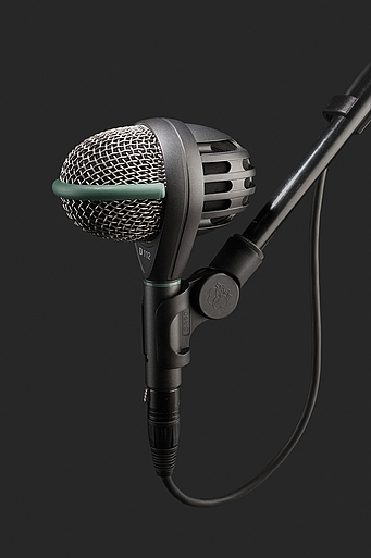 AKG D112